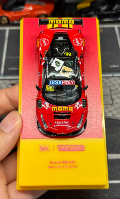Tarmac Works 1:64 Ferrari 488 GT3 Bathurst 2017 88A
