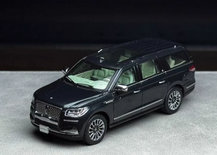 WTX 1/64 2022 Lincoln Navigator LWB Alloy Manhattan Green Metallic