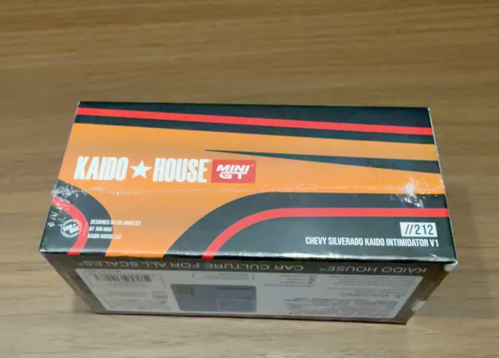 Kaido House Mini GT 1/64 Chevrolet Silverado Kaido Intimidator V1