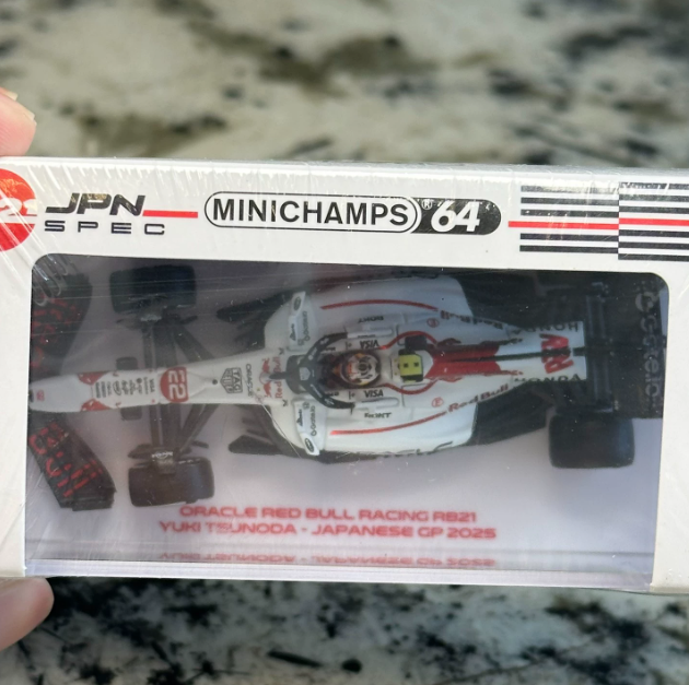 Minichamps 1/64 Red Bull RB21 Tsunoda Japanese GP JPN Spec