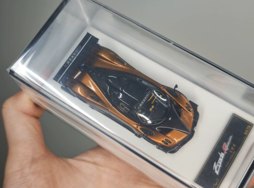 DMH x SuperZ 1/64 Pagani Zonda R Evo Nordic Gold Carbon