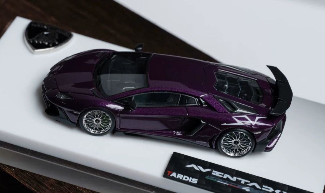 Tardis 1/64 Lamborghini Aventador LP750 SV Dawn Sky Purple