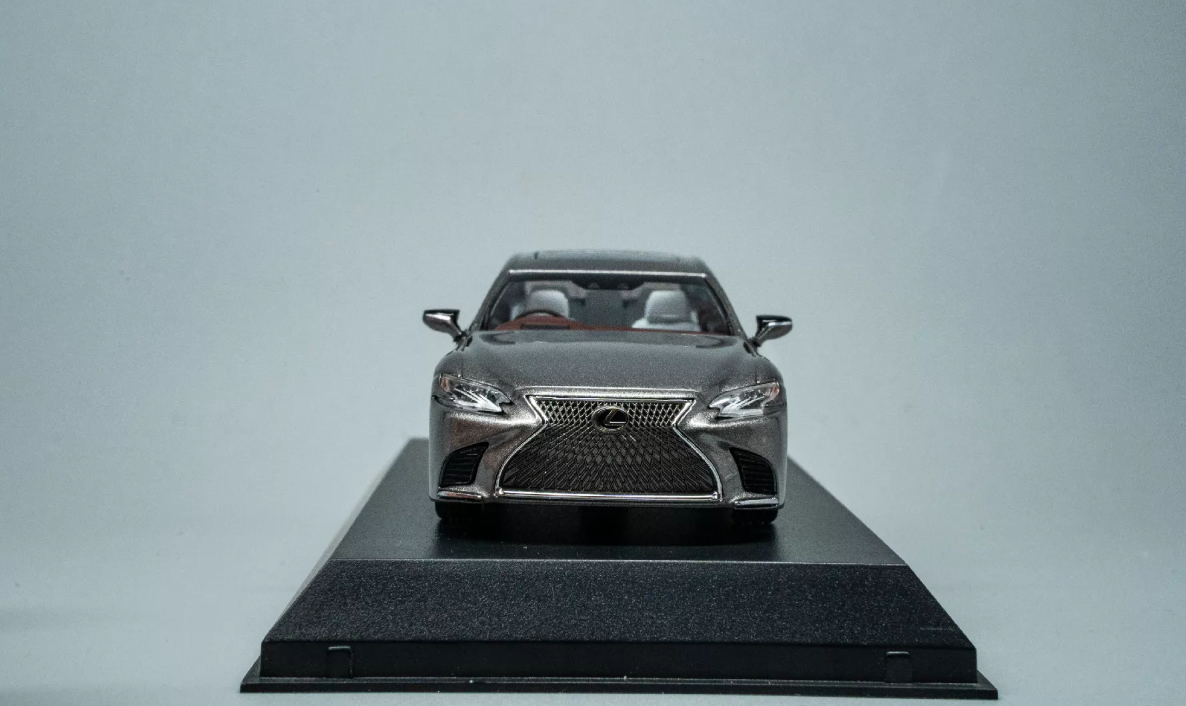 Kyosho 1/43 Lexus LS500 Metallic Grey w/ White Interior