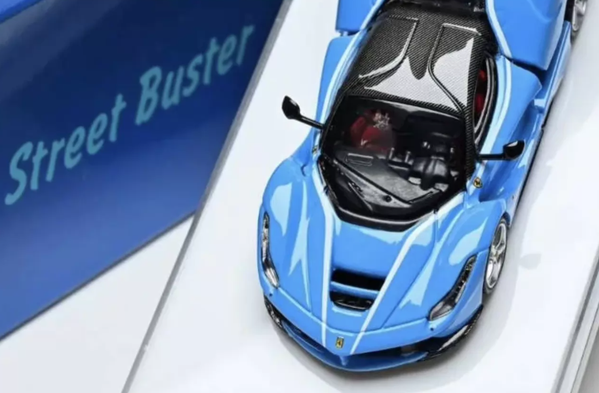 Street Buster 1/64 Ferrari LaFerrari F150 Sky Blue