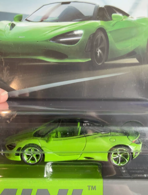 MINI GT 783 McLaren 570S Spider Mantis Green Chase Blister 1/64
