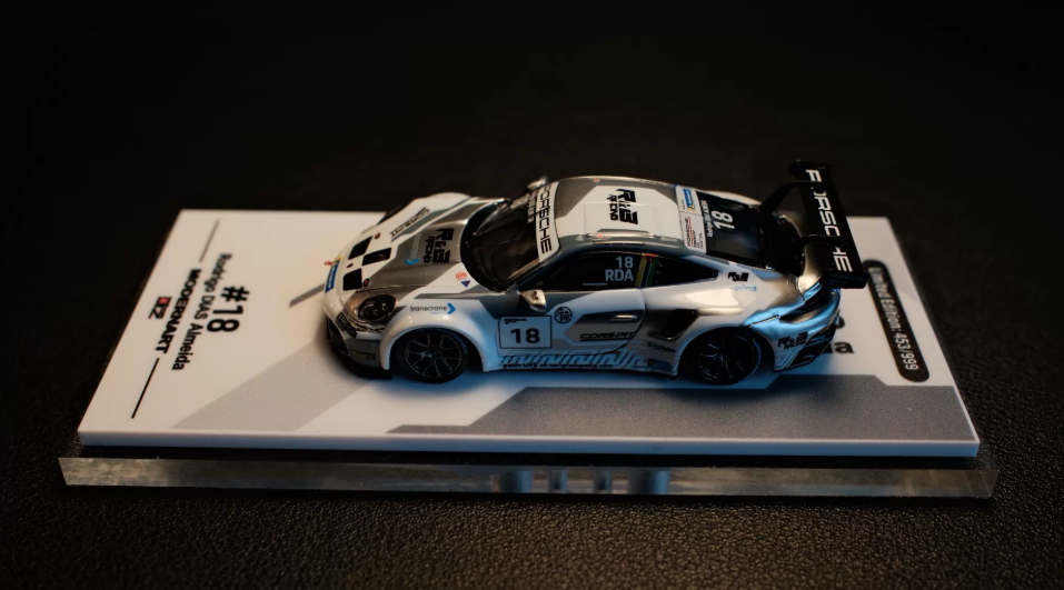 MODERNART 1/64 Porsche 911 GT3 Cup 18 Special Edition