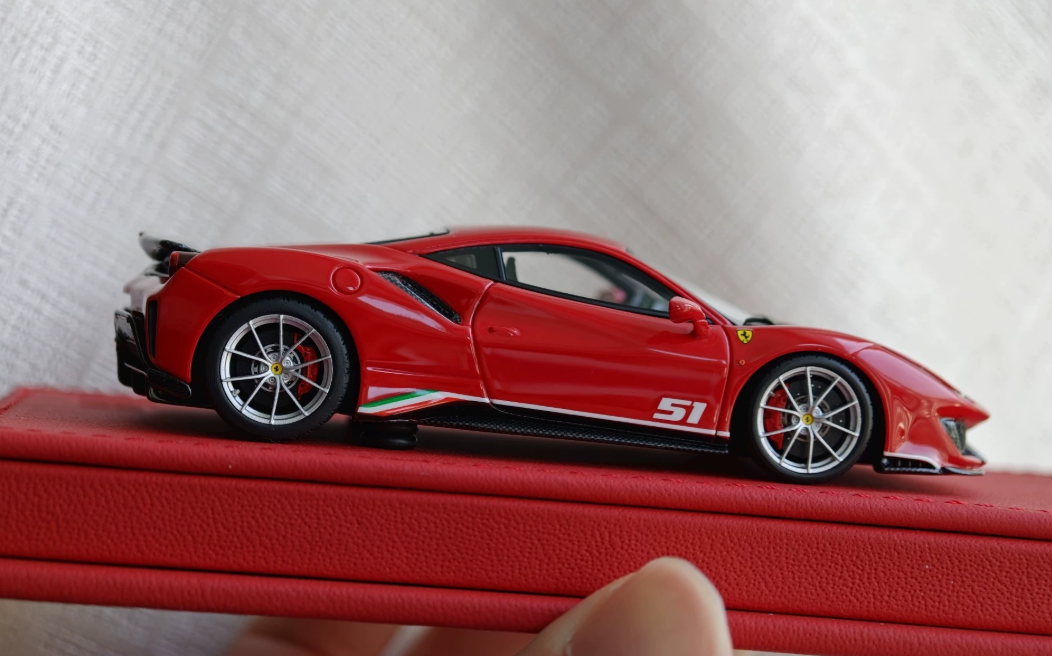 ELABORARE 1:43 Ferrari 488 Pista Piloti Red V8 Model