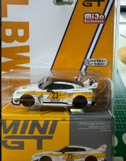 MINI GT 528 LB-Silhouette WORKS GT NISSAN 35GT-RR RHD MiJo Exclusive