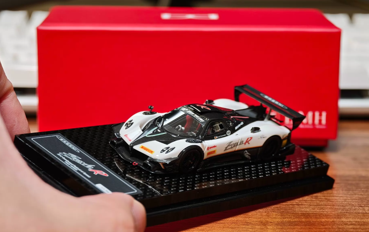 DMH 1/64 Pagani Zonda R Goodwood White Black Wheels