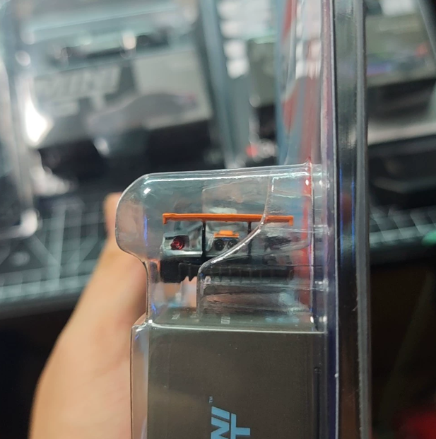 MINI GT 269 Ford GT GTLM Gulf Clear Coat Chase 1/64