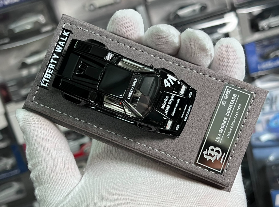 TOPART 1/64 LBWK Countach Full Opening Gloss Black Limited