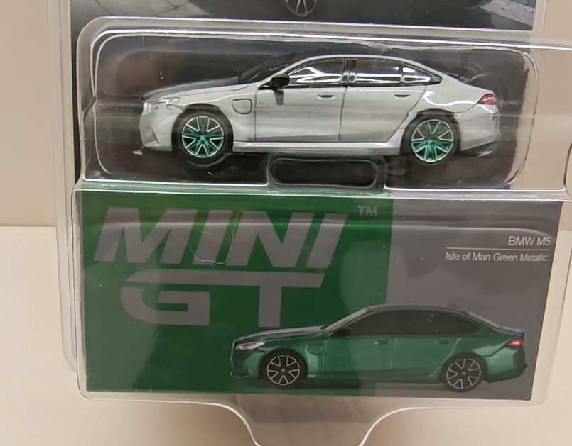 MINI GT 1086 BMW M5 Isle of Man Green Chase Blister 1/64