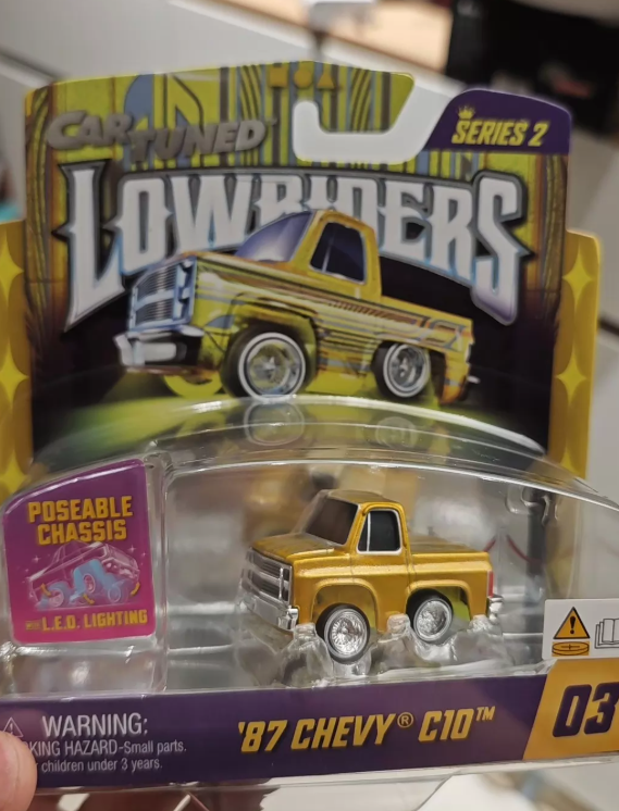 Cartuned Lowriders 87 Chevy C10 Poseable LED Diecast Truck